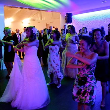 gente bailando en boda